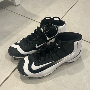 Nike baseball/football | Size: 4y | Brand New